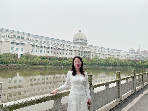 人事谭园玲.jpg 人事谭园玲.jpg